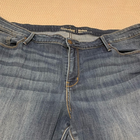 Levi’s Signature modern slim cuffed jeans. Size 22. EUC. - Picture 5 of 8